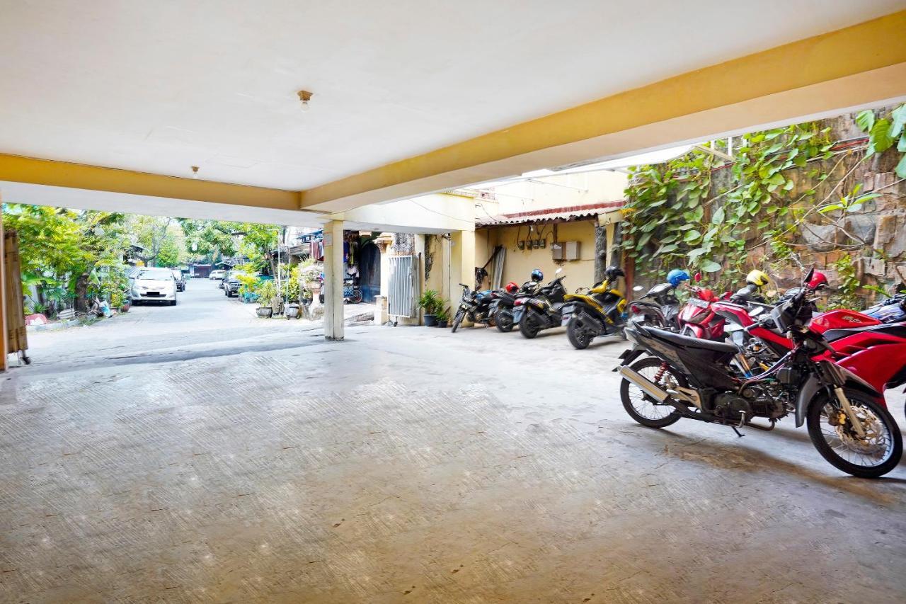 فندق Oyo 91390 Kost Grand Royal Elite سورابايا المظهر الخارجي الصورة