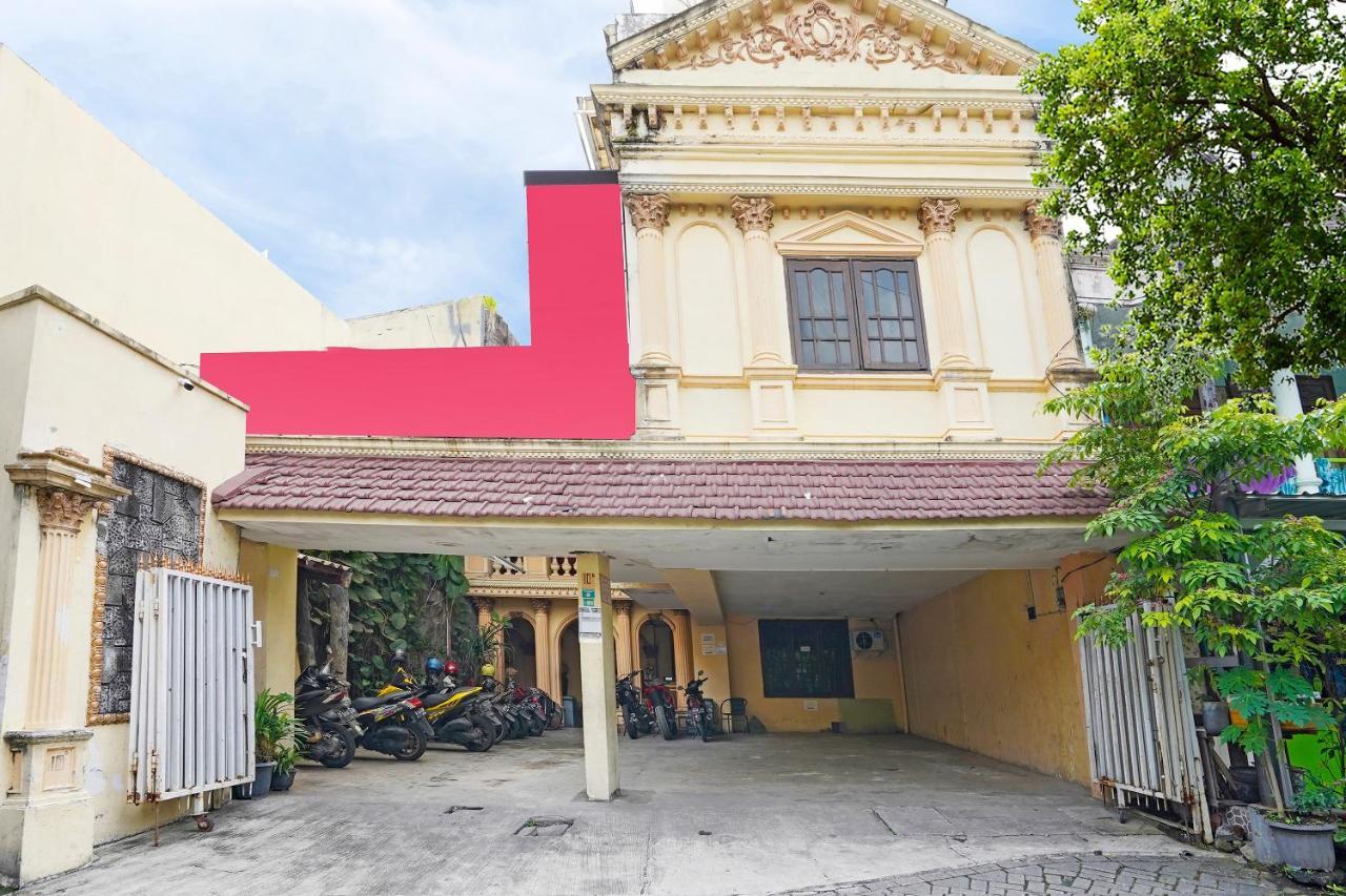 فندق Oyo 91390 Kost Grand Royal Elite سورابايا المظهر الخارجي الصورة