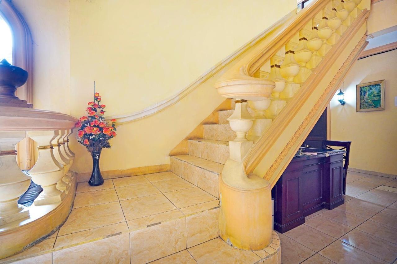 فندق Oyo 91390 Kost Grand Royal Elite سورابايا المظهر الخارجي الصورة