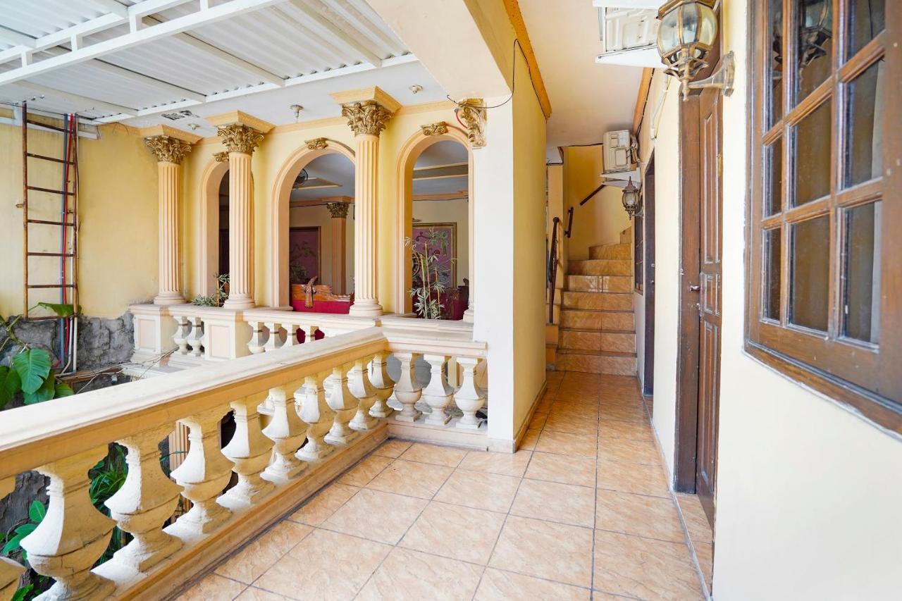 فندق Oyo 91390 Kost Grand Royal Elite سورابايا المظهر الخارجي الصورة