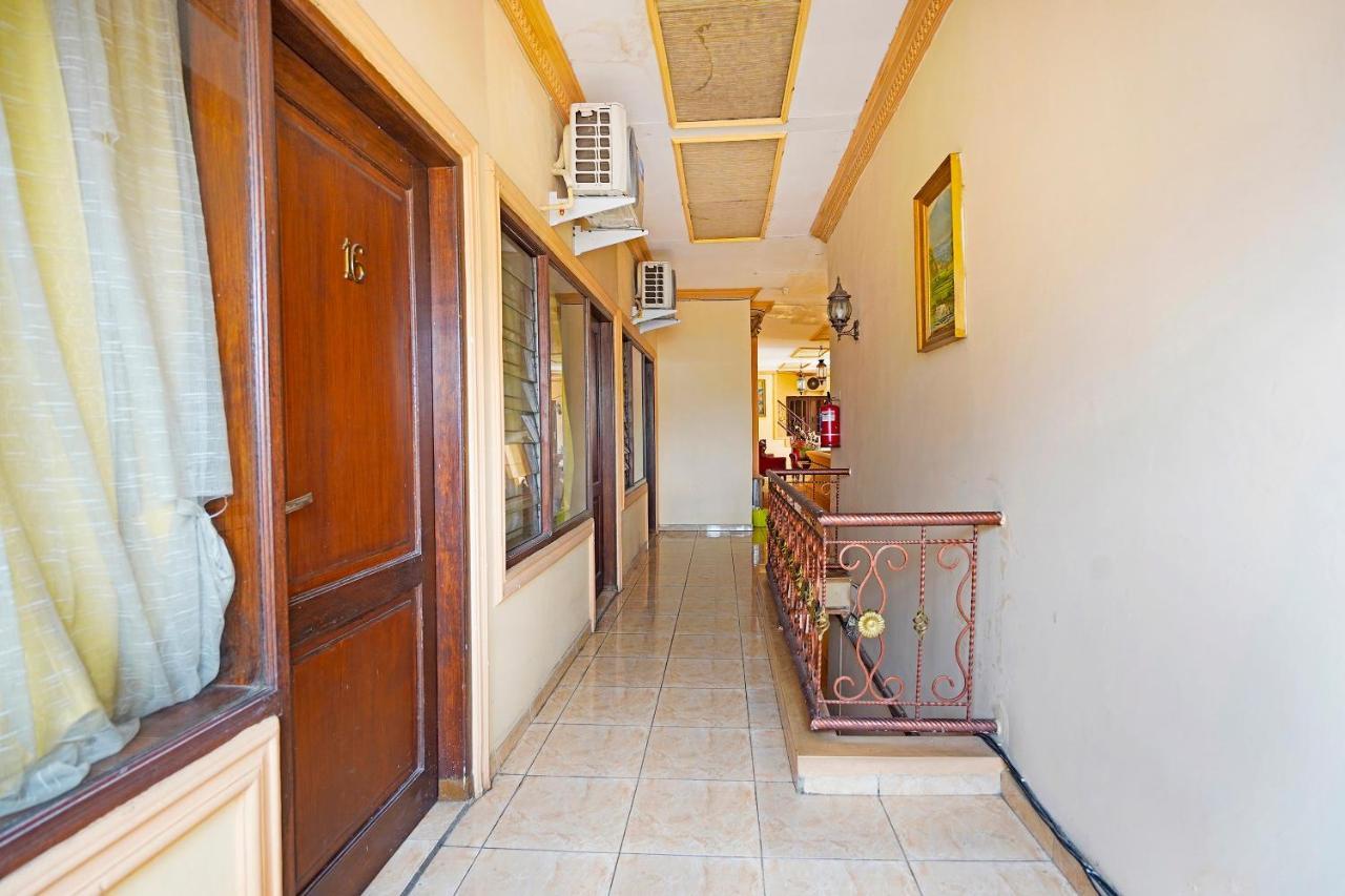 فندق Oyo 91390 Kost Grand Royal Elite سورابايا المظهر الخارجي الصورة
