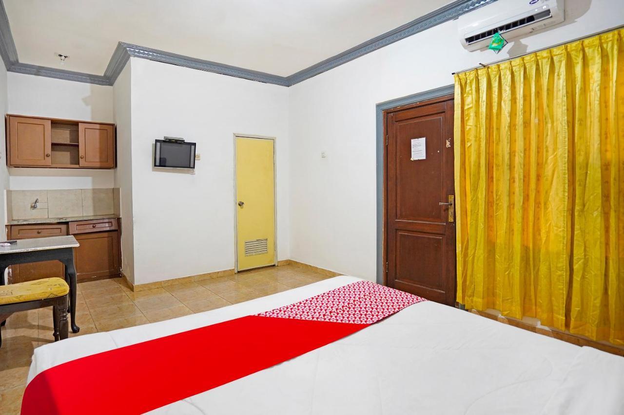 فندق Oyo 91390 Kost Grand Royal Elite سورابايا المظهر الخارجي الصورة