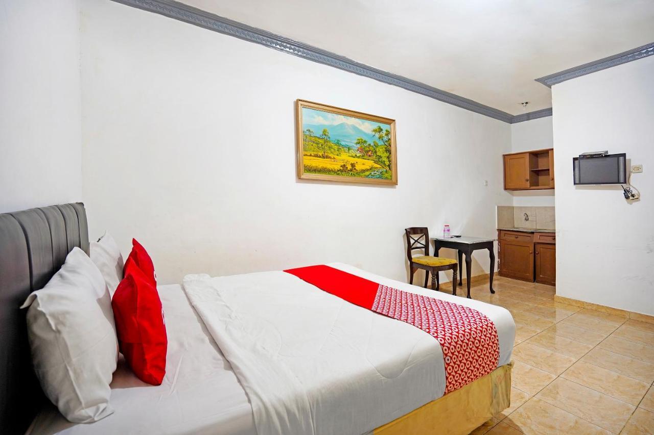 فندق Oyo 91390 Kost Grand Royal Elite سورابايا المظهر الخارجي الصورة
